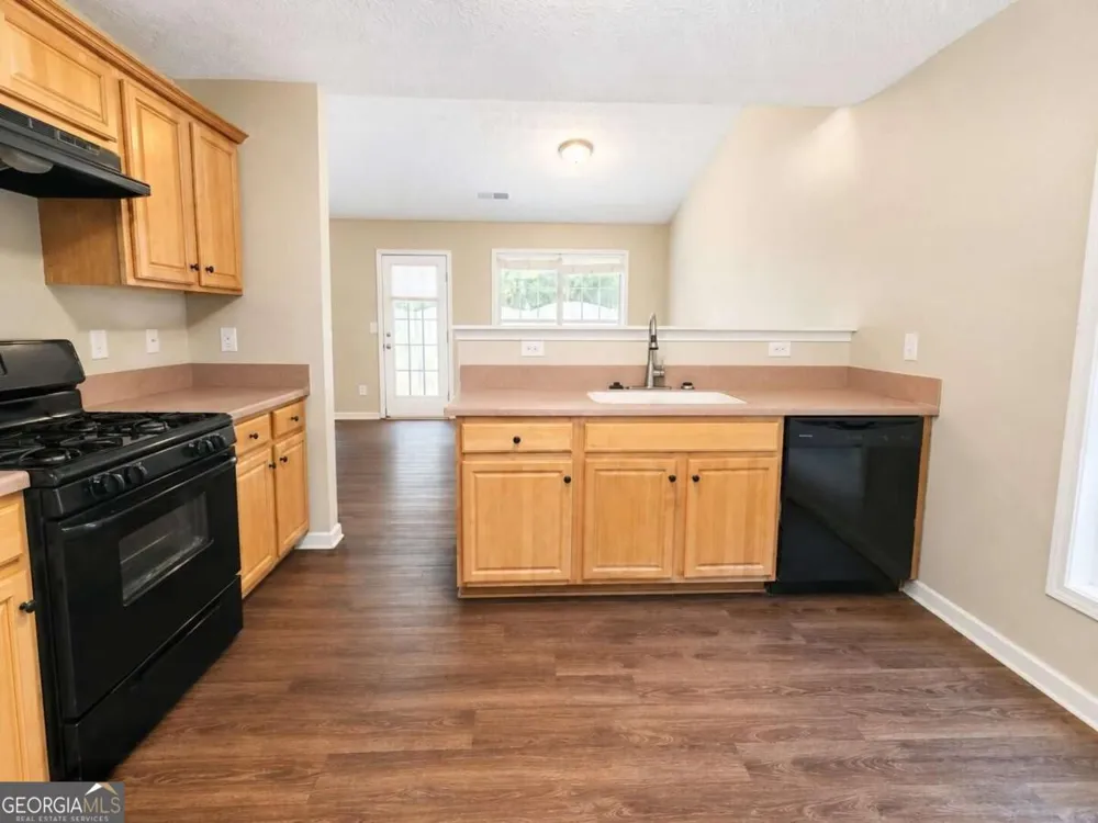 3418 Washington Cmns Kennesaw, GA 30144