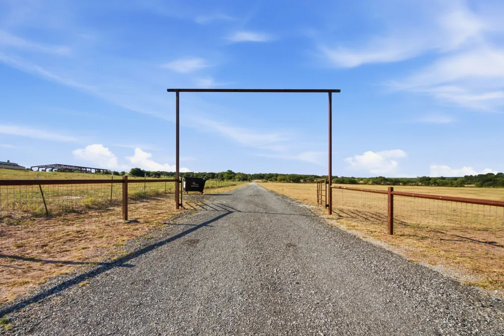 257 County Road 3850 Poolville, TX 76487