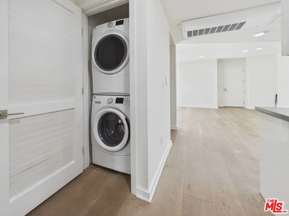 850 Crenshaw Boulevard #402 Los Angeles, CA 90005