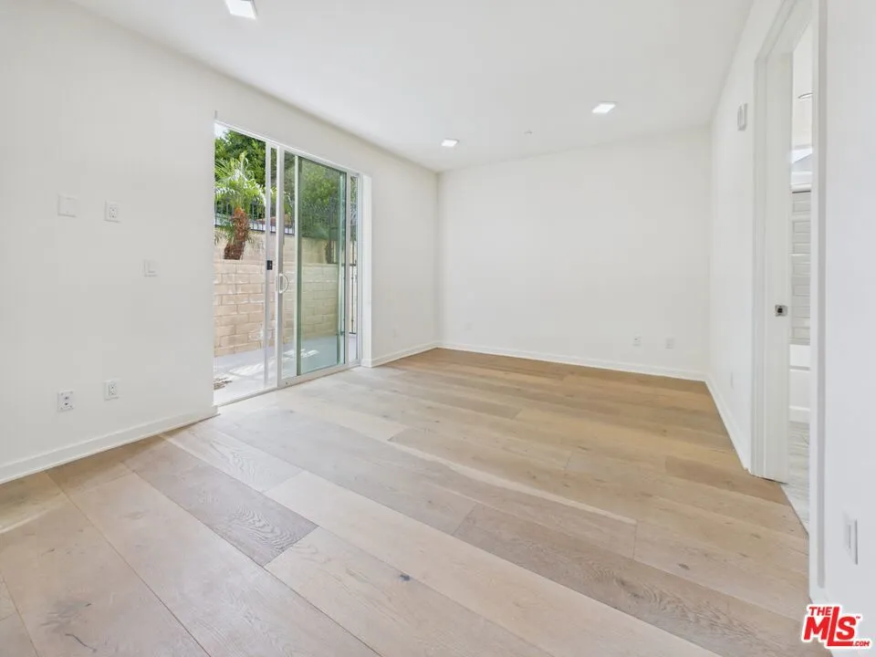 850 Crenshaw Boulevard #402 Los Angeles, CA 90005
