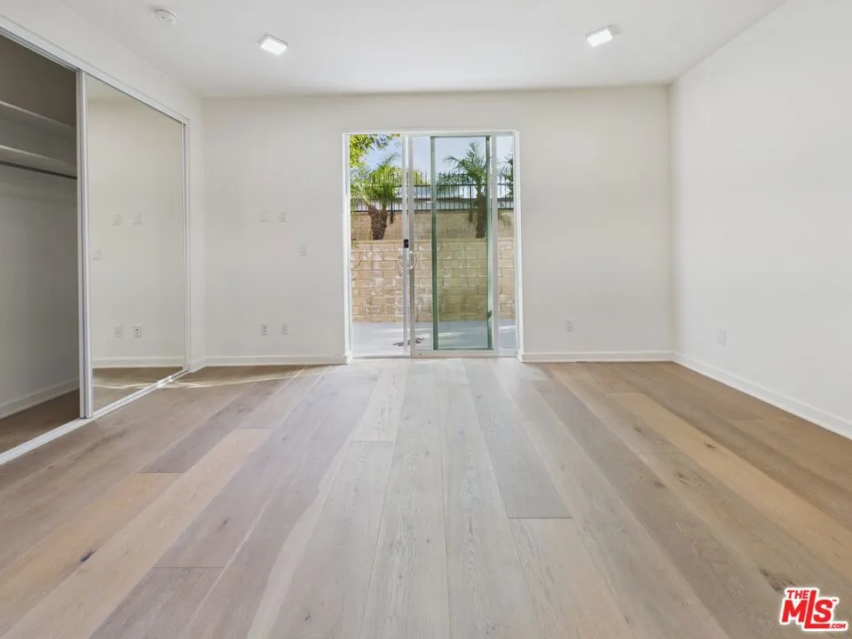 850 Crenshaw Boulevard #402 Los Angeles, CA 90005