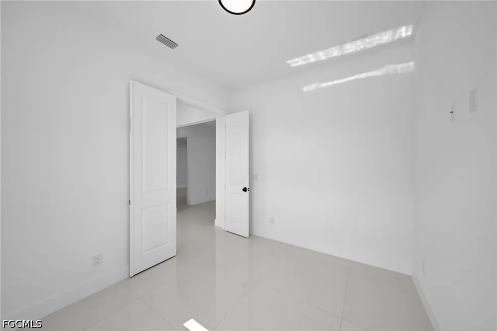 NE 9th Place Cape Coral, FL 33909
