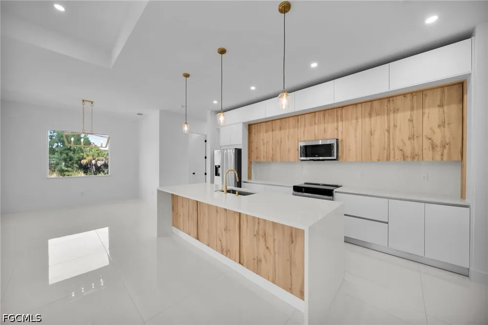 NE 9th Place Cape Coral, FL 33909