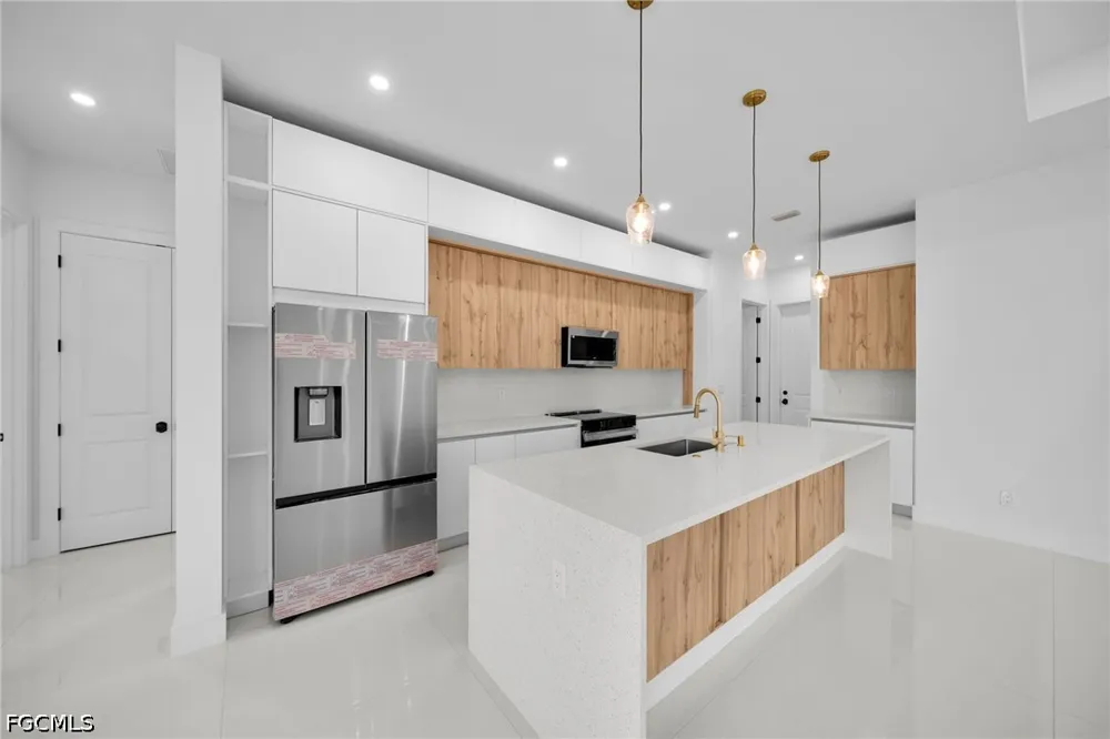 NE 9th Place Cape Coral, FL 33909