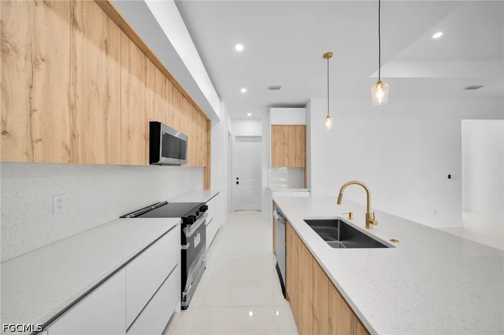 NE 9th Place Cape Coral, FL 33909