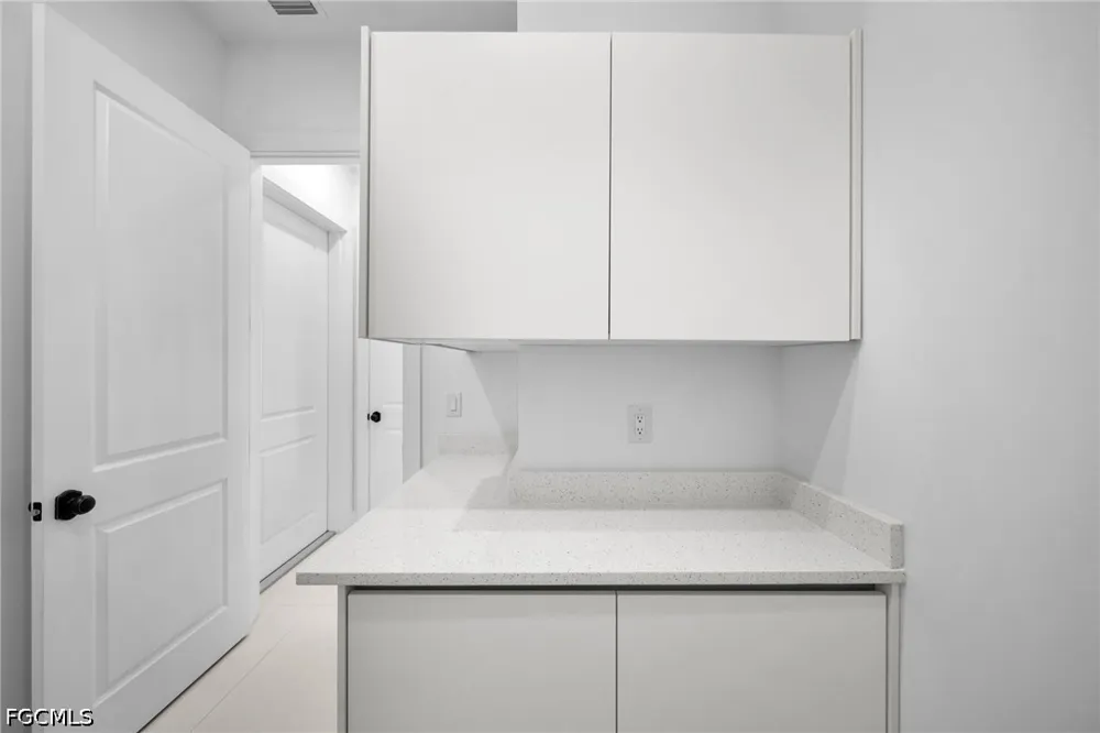 NE 9th Place Cape Coral, FL 33909