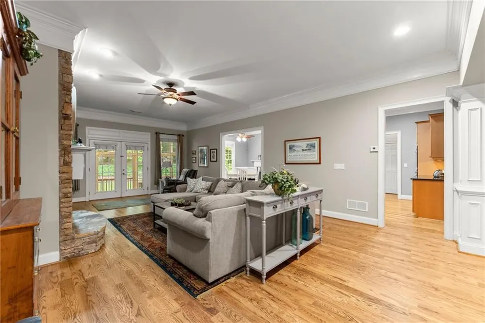 4614 Chartwell Chase Court Flowery Branch, GA 30542