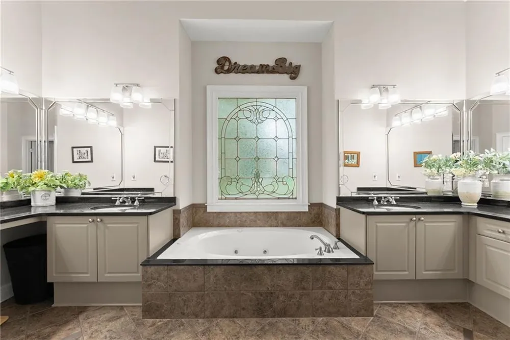 4614 Chartwell Chase Court Flowery Branch, GA 30542