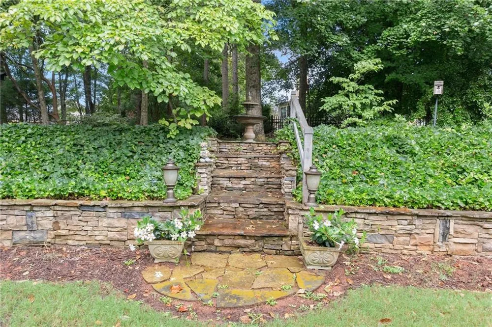 4614 Chartwell Chase Court Flowery Branch, GA 30542
