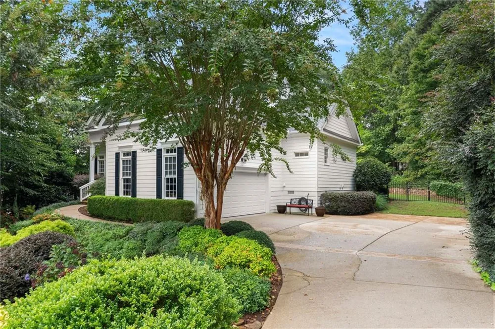 4614 Chartwell Chase Court Flowery Branch, GA 30542
