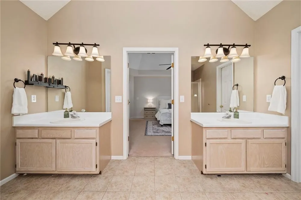 1005 Brentmoor Lane NW Kennesaw, GA 30144