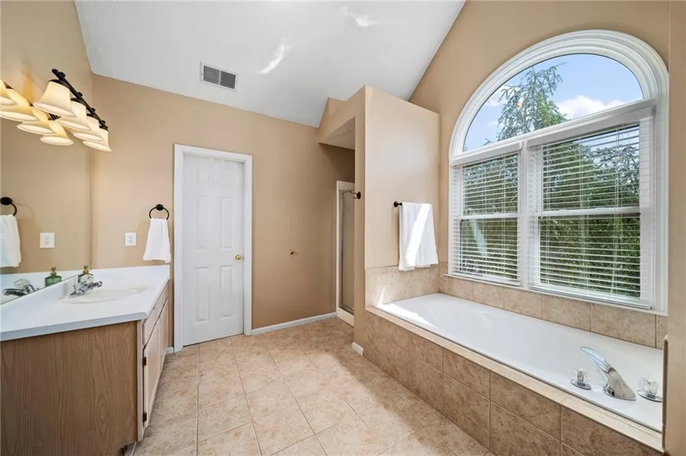 1005 Brentmoor Lane NW Kennesaw, GA 30144