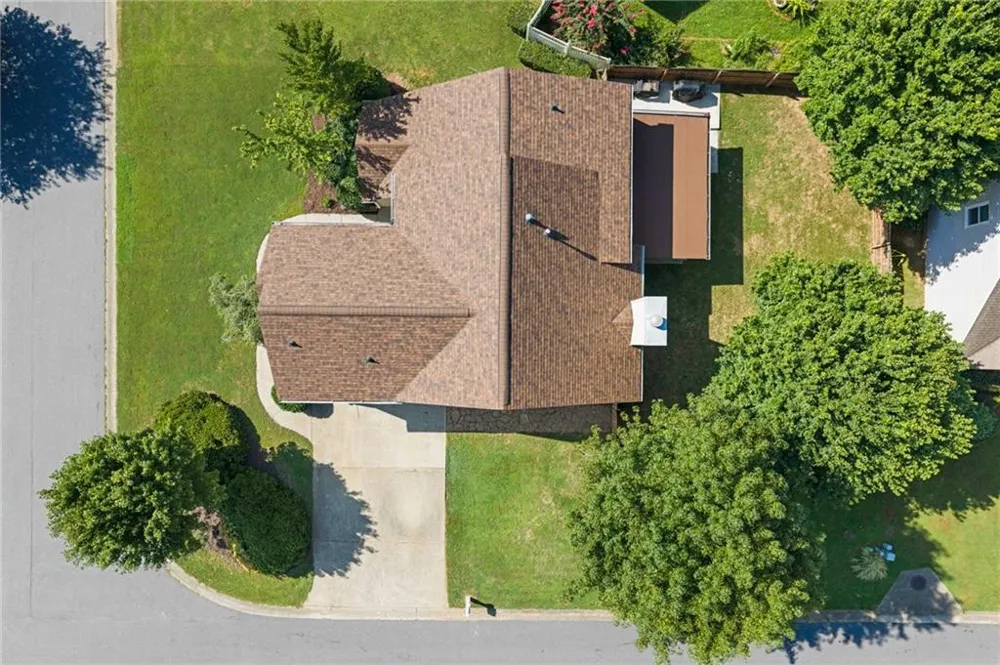 1005 Brentmoor Lane NW Kennesaw, GA 30144