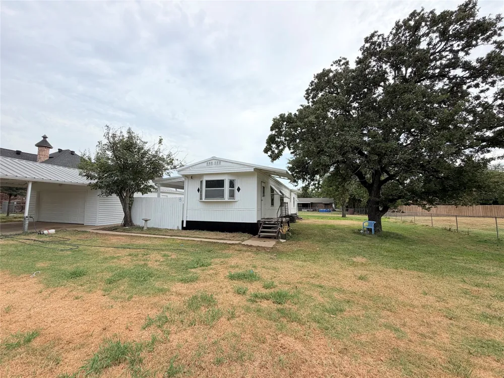7903 Eastland Avenue Lakeside, TX 76135