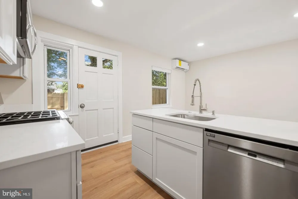 2907 16TH ROAD S #2907B Arlington, VA 22204