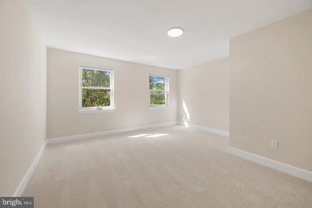 2907 16TH ROAD S #2907B Arlington, VA 22204