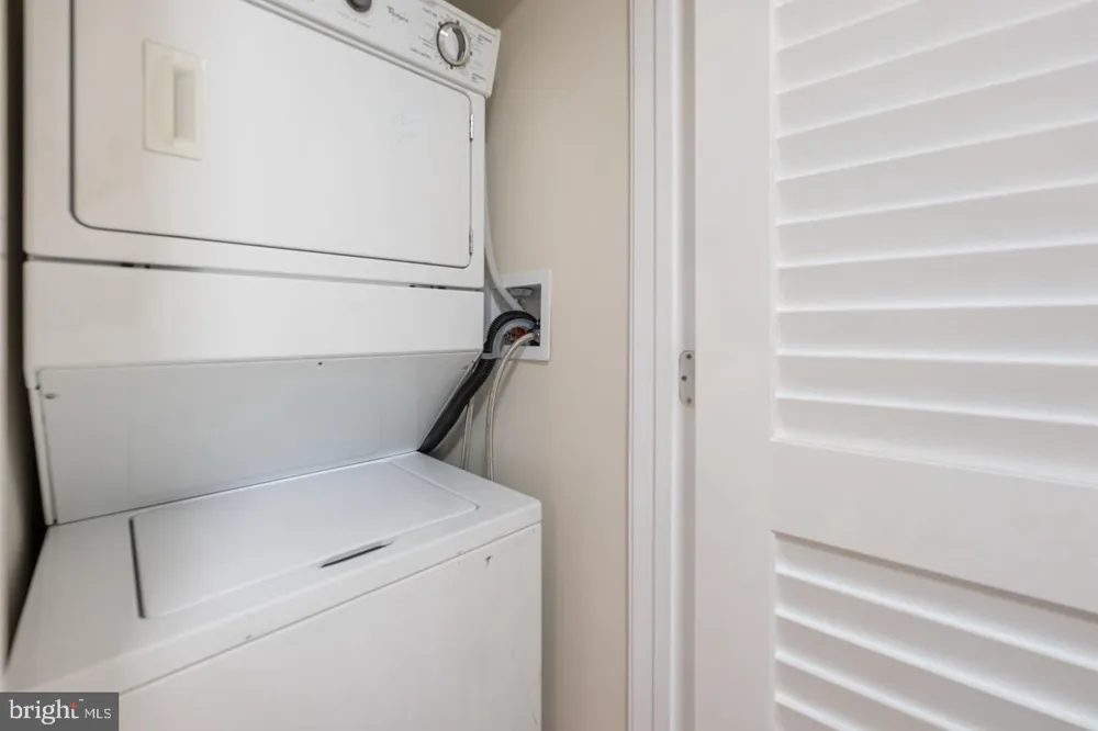 2907 16TH ROAD S #2907B Arlington, VA 22204