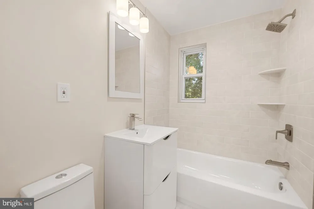 2907 16TH ROAD S #2907B Arlington, VA 22204