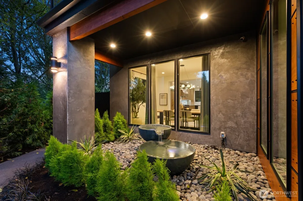 2533 NE 178th Street Lake Forest Park, WA 98155