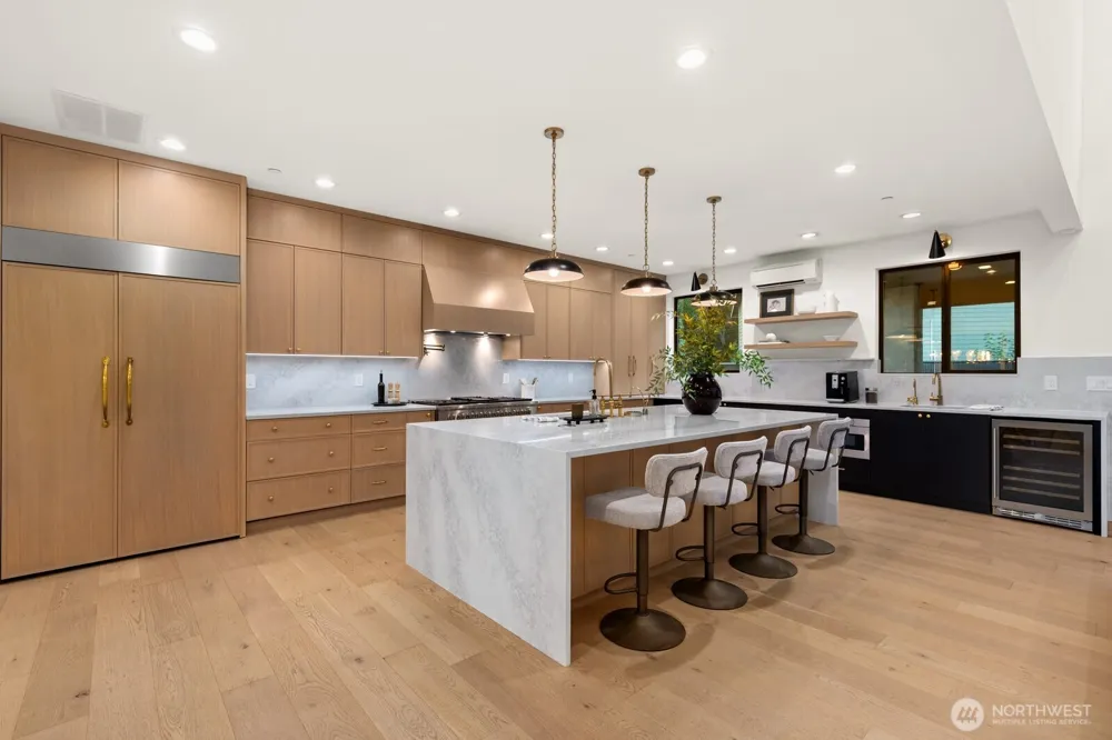 2533 NE 178th Street Lake Forest Park, WA 98155