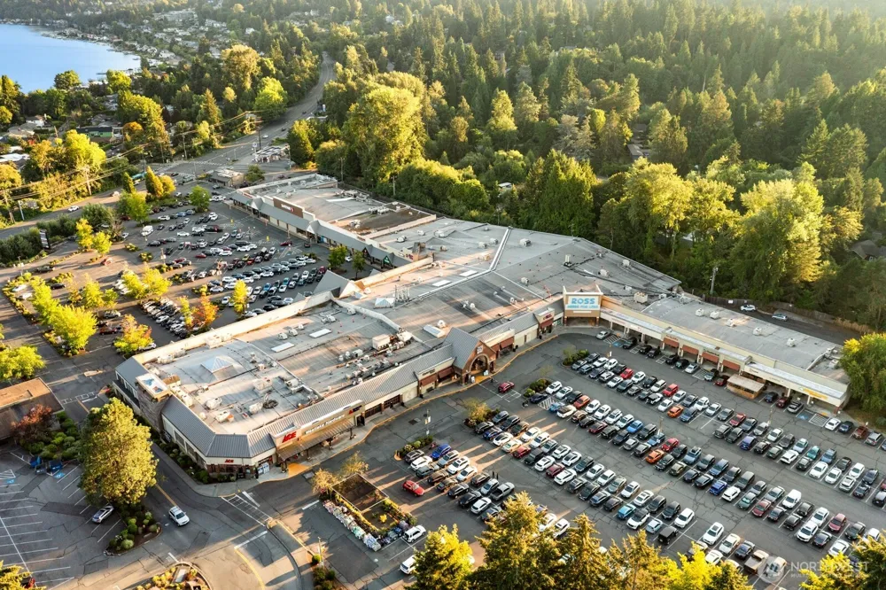 2533 NE 178th Street Lake Forest Park, WA 98155
