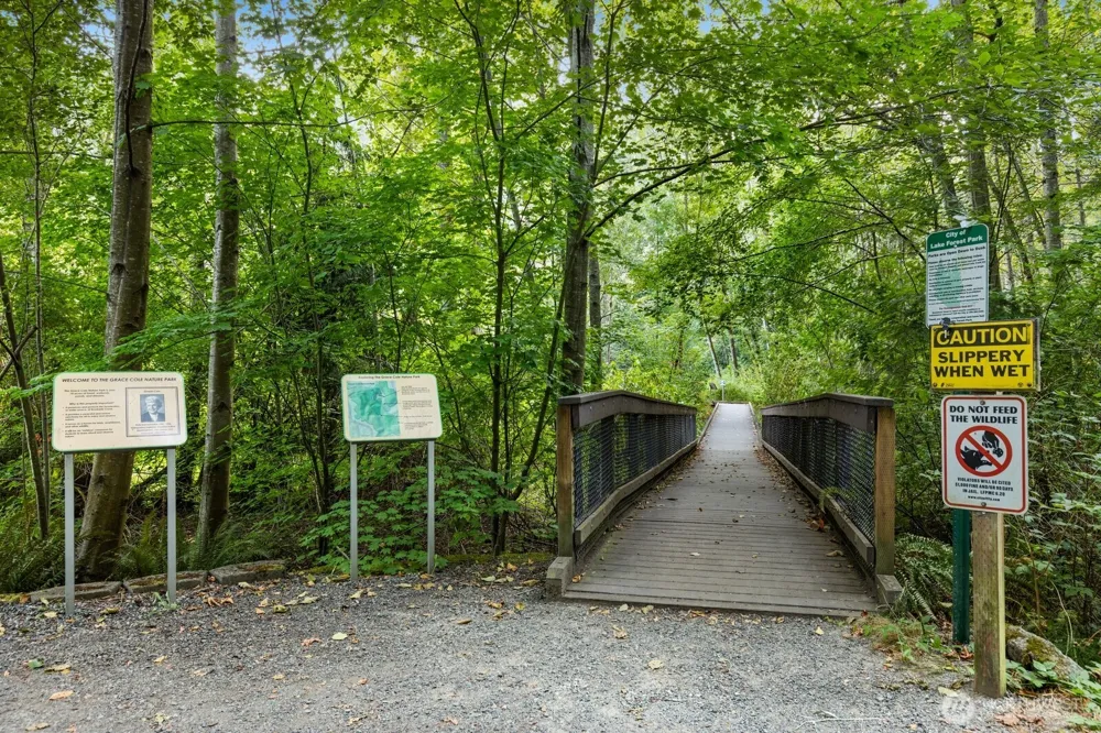 2533 NE 178th Street Lake Forest Park, WA 98155