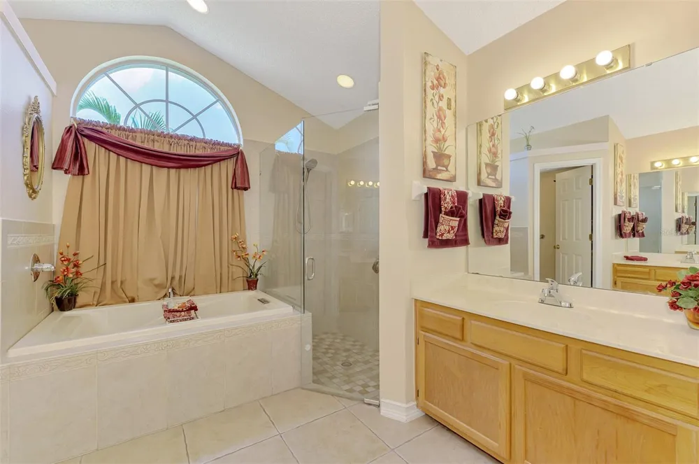 3911 77TH PLACE E Sarasota, FL 34243