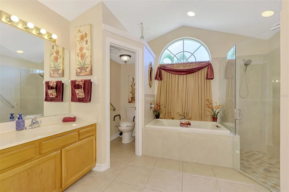 3911 77TH PLACE E Sarasota, FL 34243