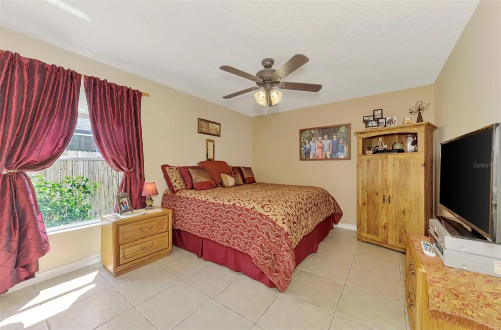3911 77TH PLACE E Sarasota, FL 34243