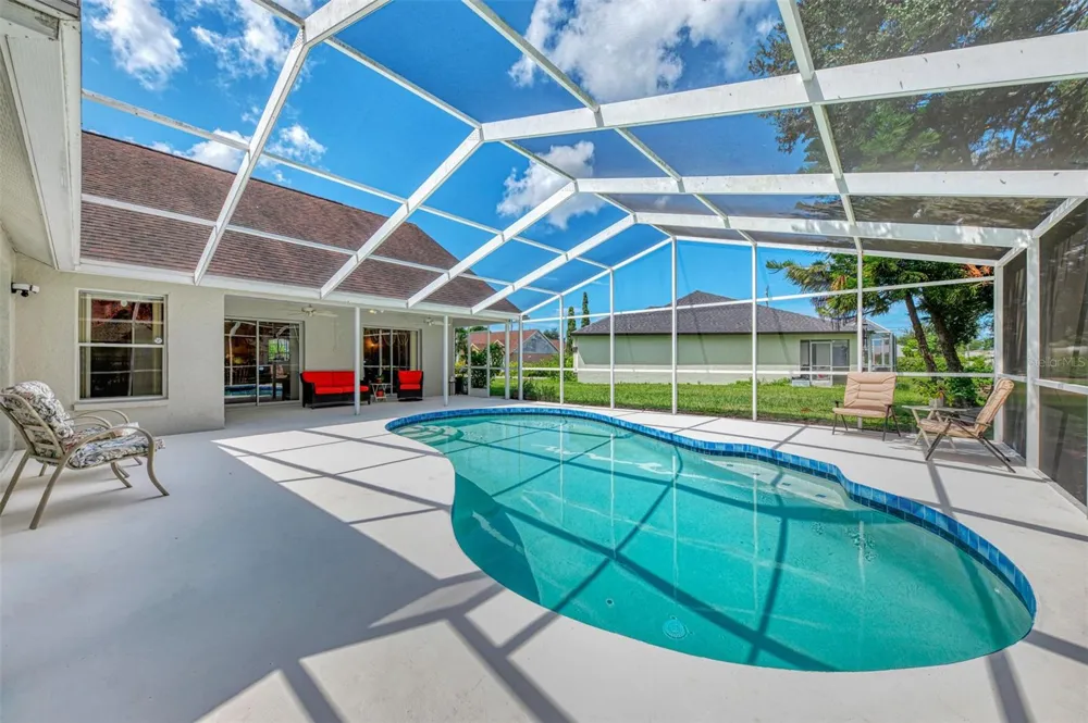 3911 77TH PLACE E Sarasota, FL 34243