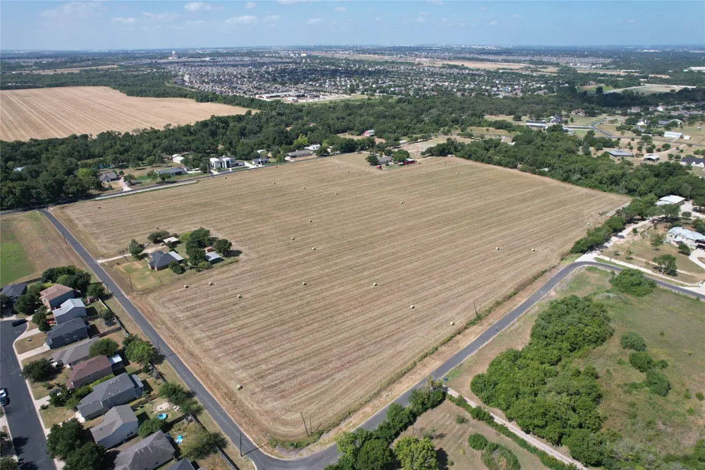 135 County Road 135 Road Hutto, TX 78634