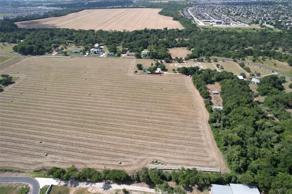 135 County Road 135 Road Hutto, TX 78634