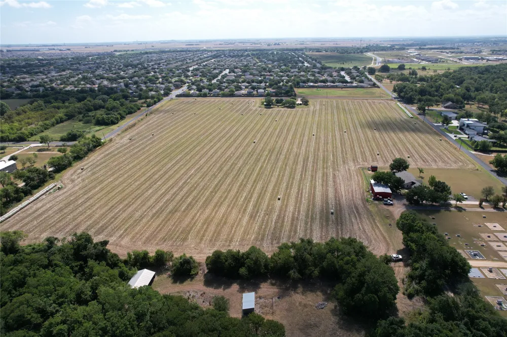 135 County Road 135 Road Hutto, TX 78634