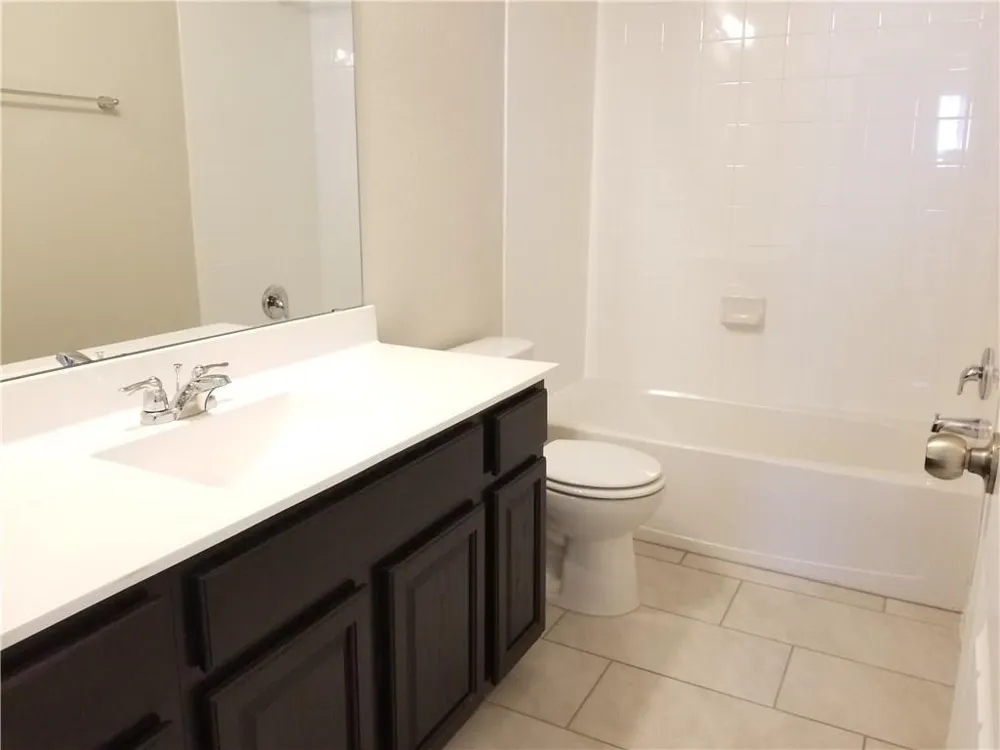 1024 Peregrine Way Leander, TX 78641
