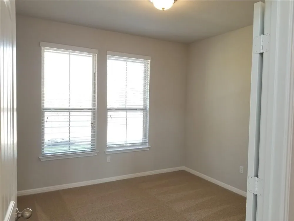 1024 Peregrine Way Leander, TX 78641