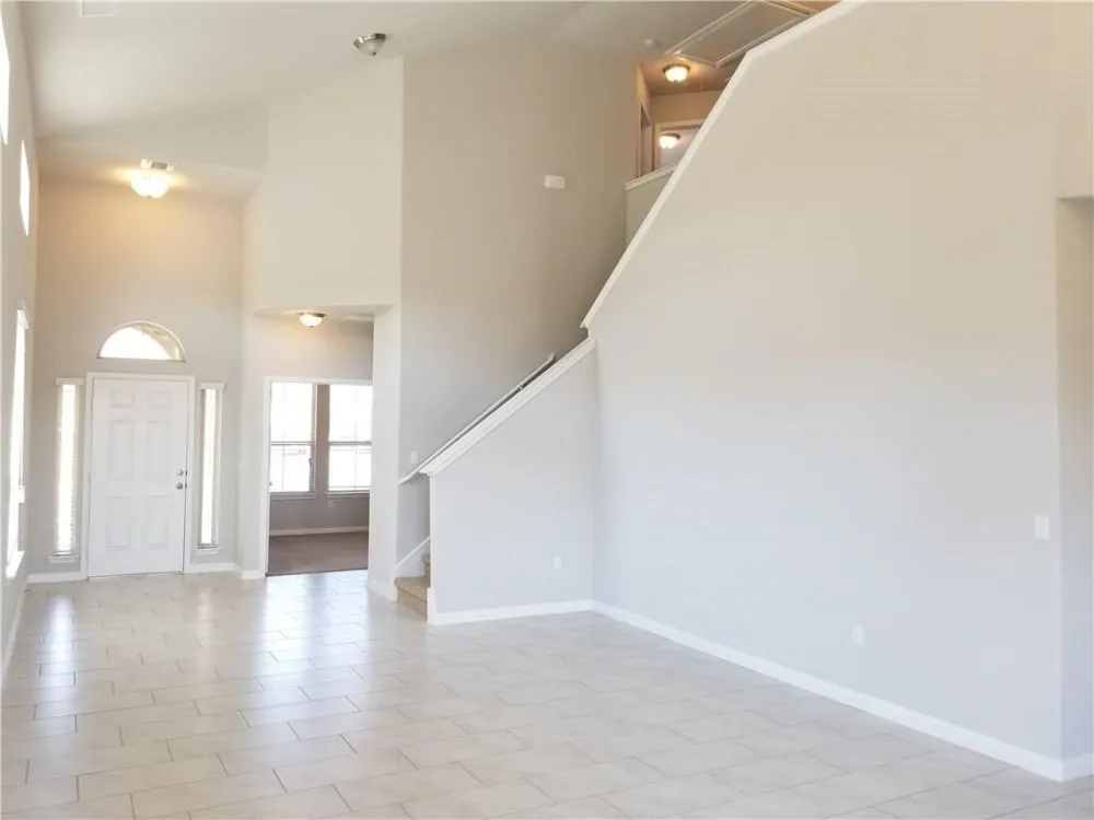 1024 Peregrine Way Leander, TX 78641