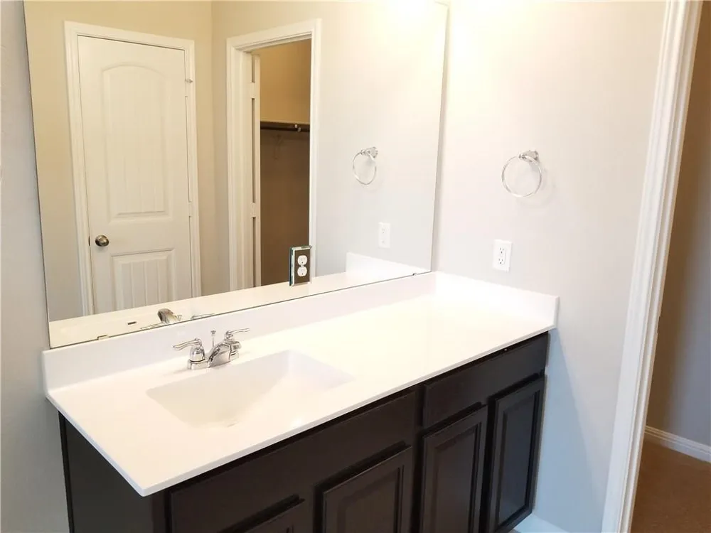 1024 Peregrine Way Leander, TX 78641