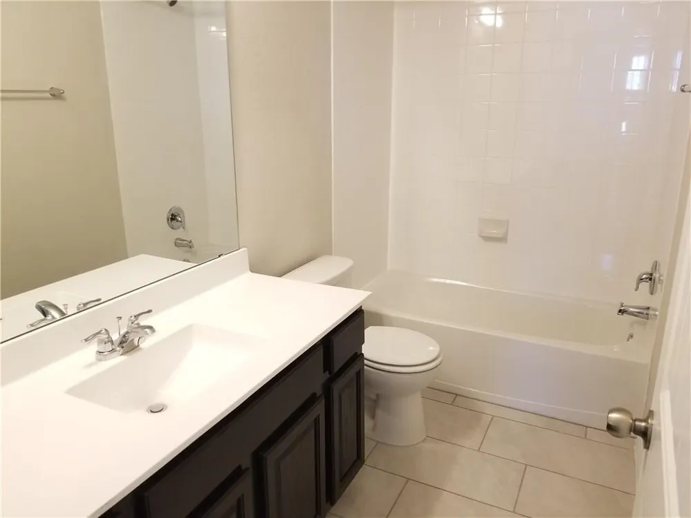 1024 Peregrine Way Leander, TX 78641