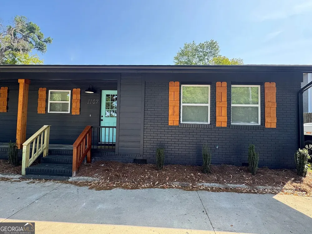 1107/1109 N. Oak ST Valdosta, GA 31601