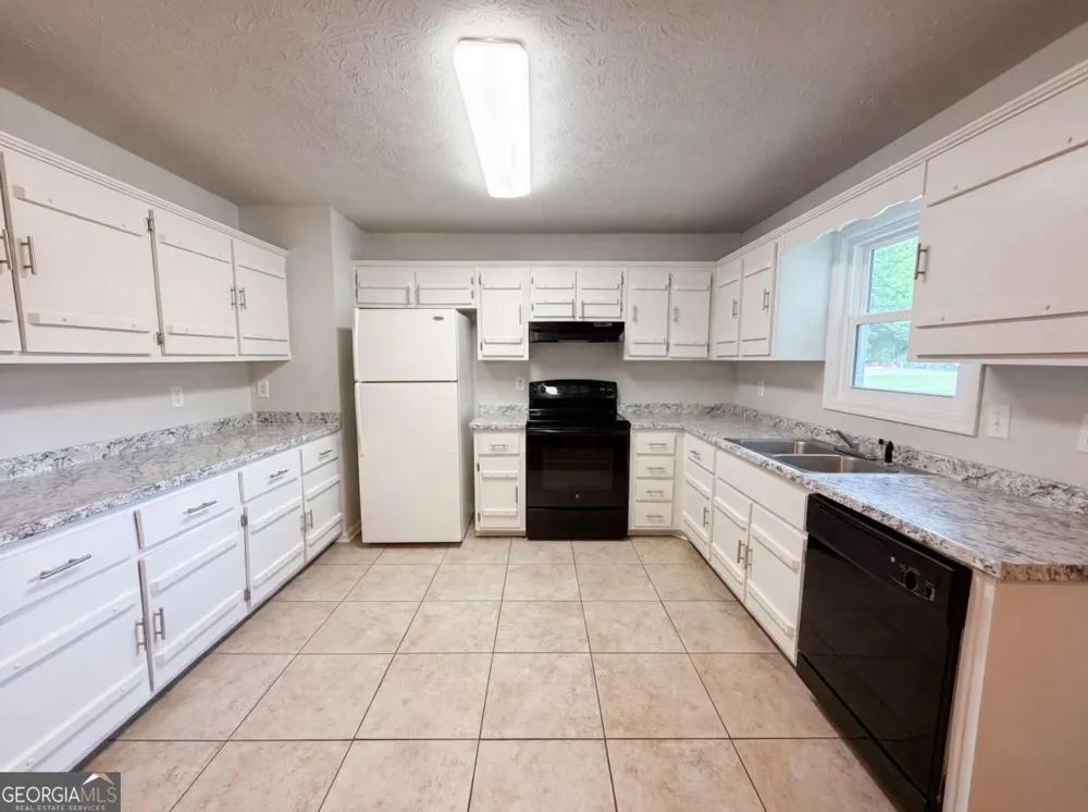 241 Daniel RD Villa Rica, GA 30180
