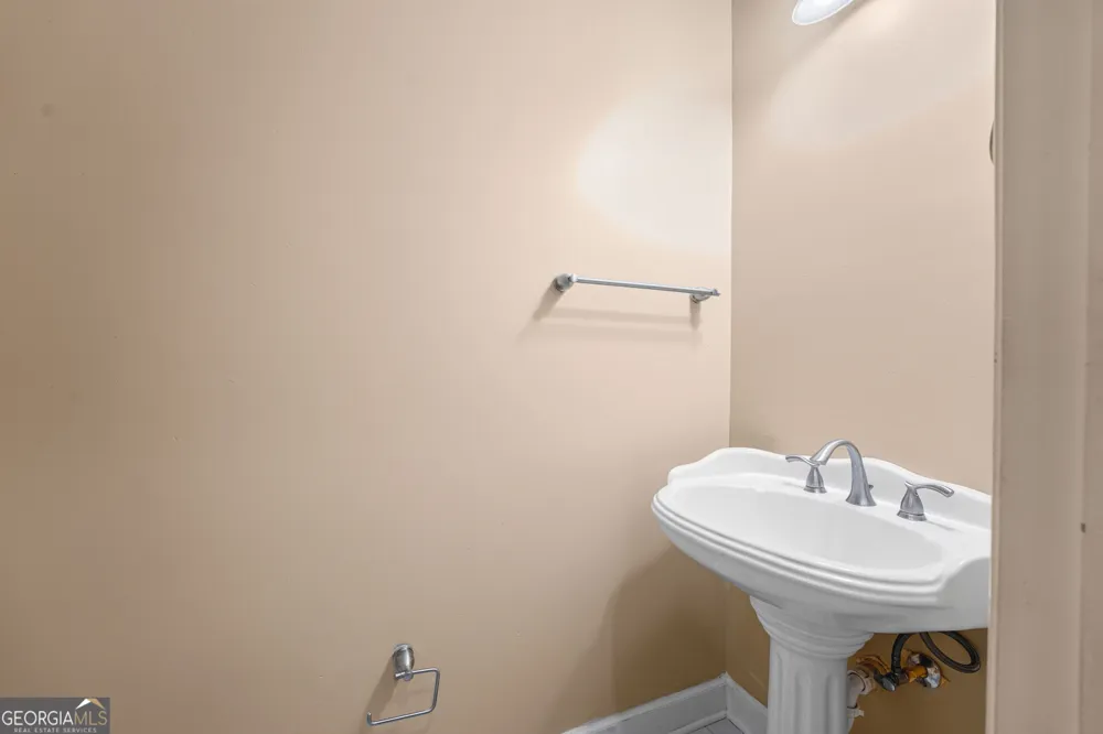 421 Creekside DR Gray, GA 31032