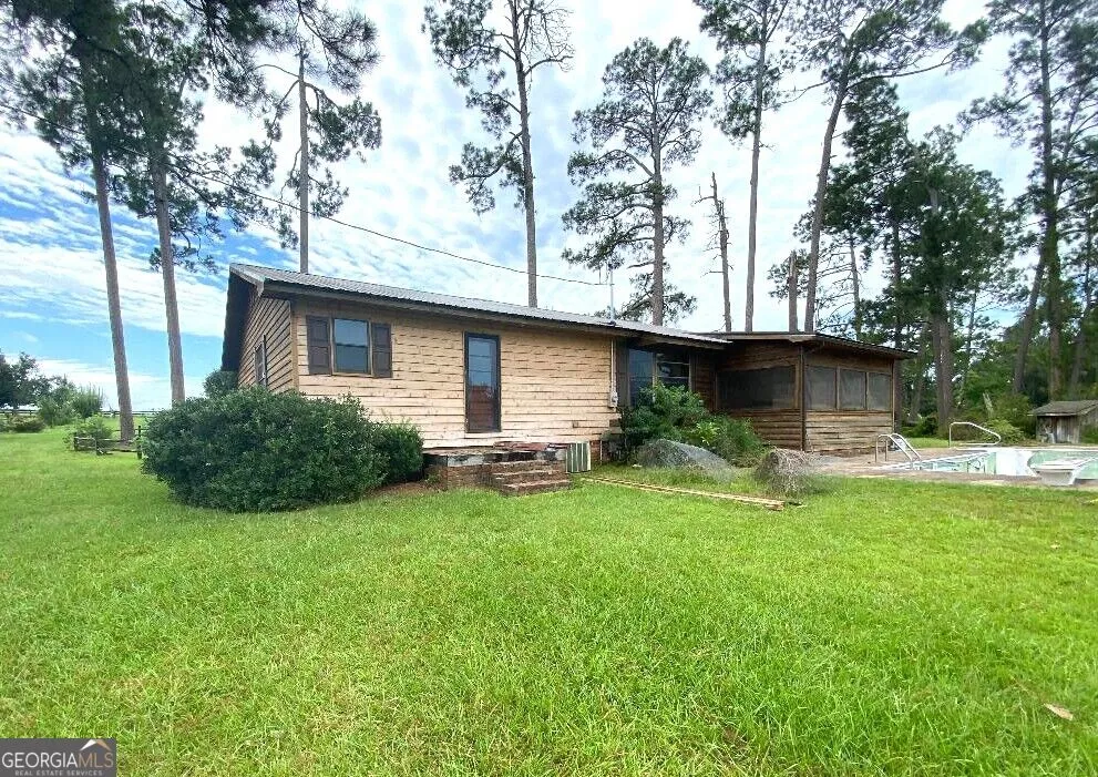 1360 Scarboro Church RD Twin City, GA 30471