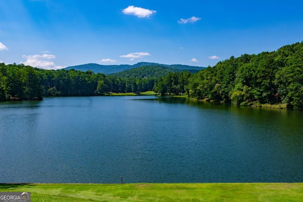 40 Treetopper LN Jasper, GA 30143