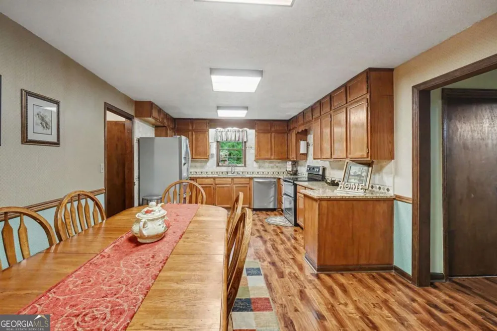 25 Woodall RD SE White, GA 30184