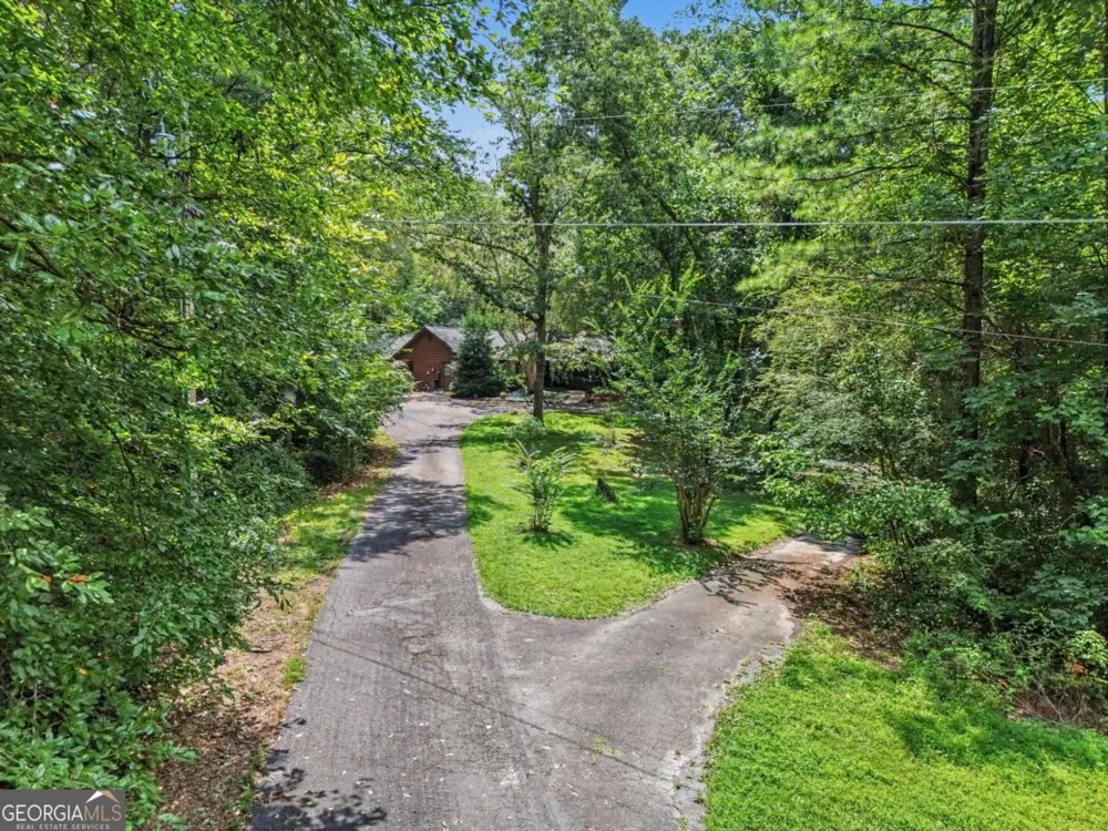 25 Woodall RD SE White, GA 30184