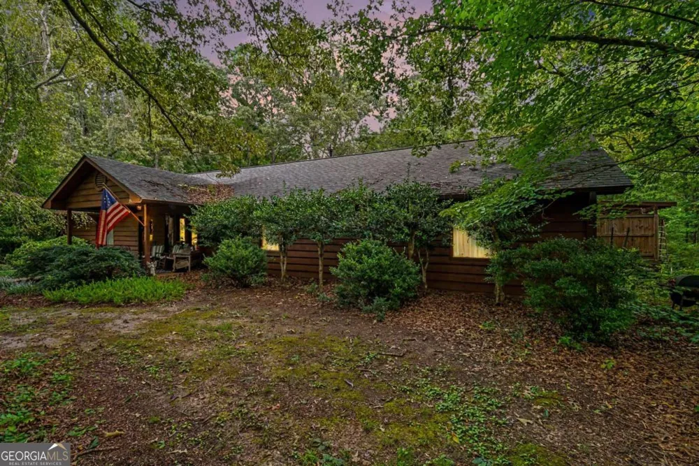 25 Woodall RD SE White, GA 30184