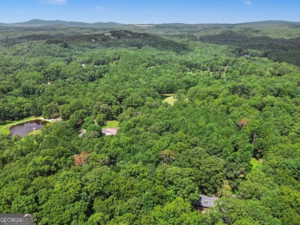 25 Woodall RD SE White, GA 30184