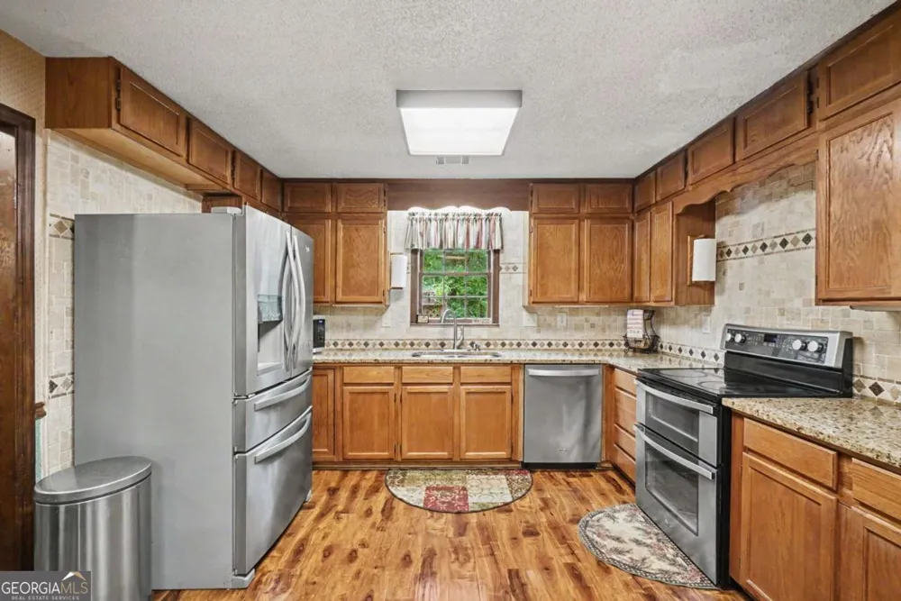 25 Woodall RD SE White, GA 30184