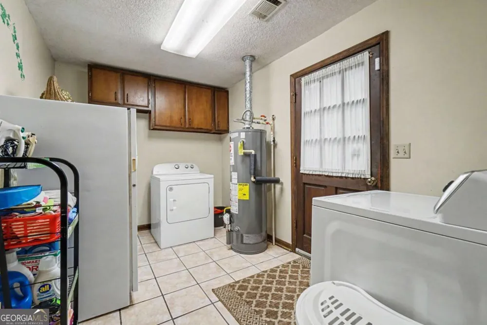 25 Woodall RD SE White, GA 30184
