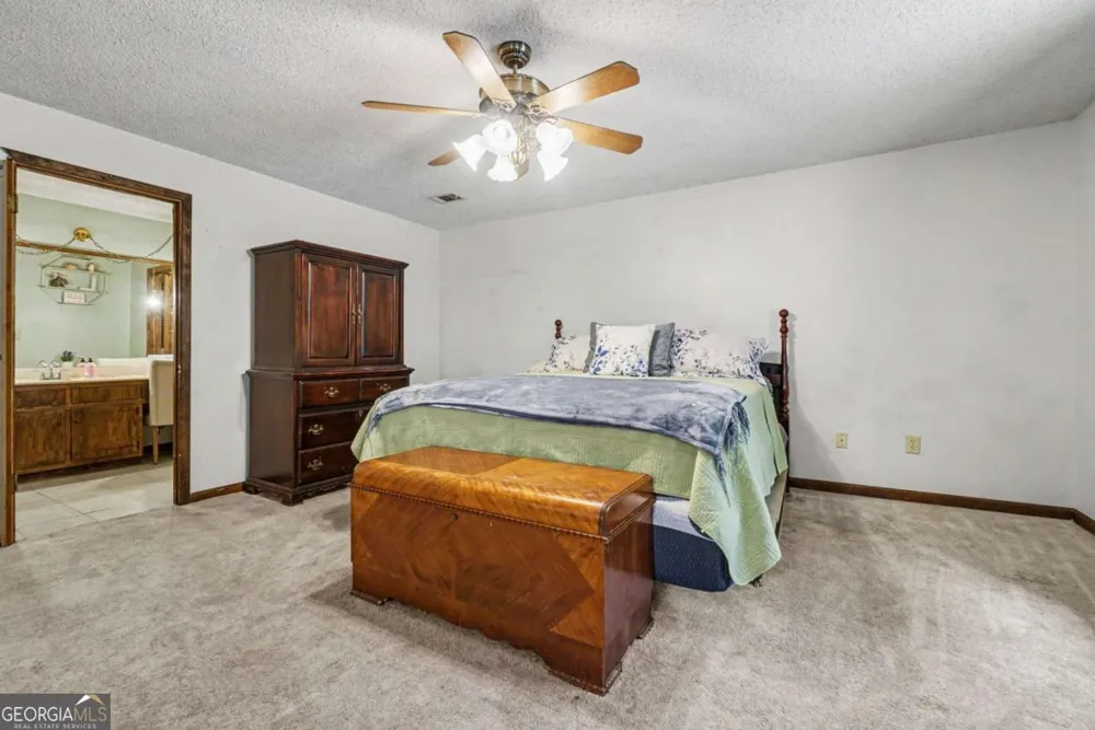 25 Woodall RD SE White, GA 30184
